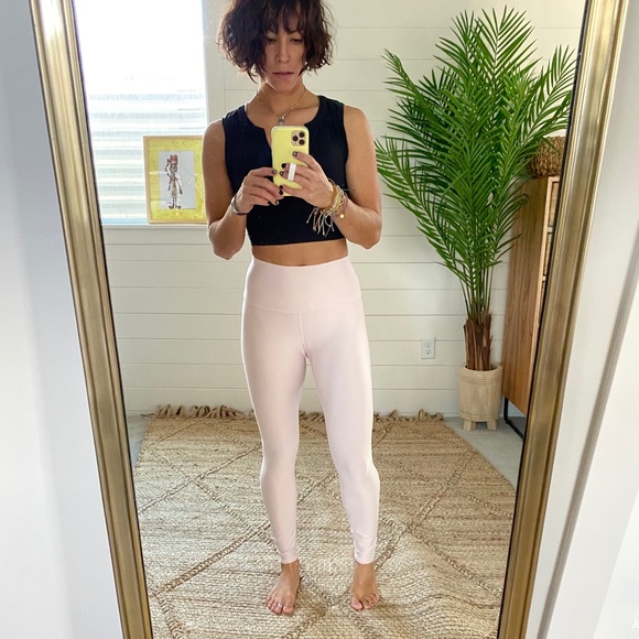 ALO Yoga Pants - Alo Yoga airlift legging